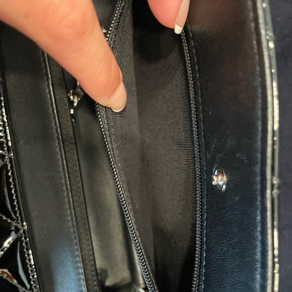 💯 CHANEL
Patent Quilted Wallet On Chain WOC Black - Picture 7 of 11